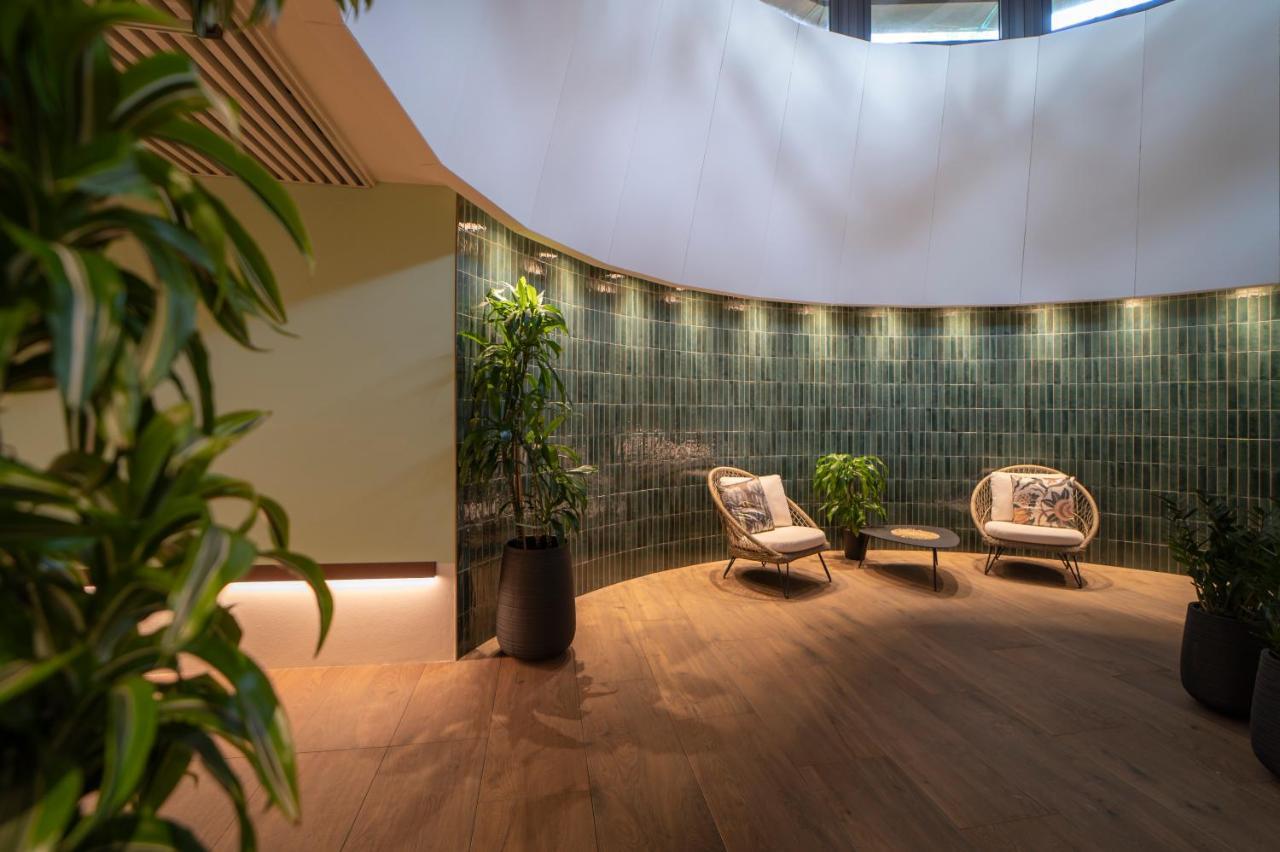 Savoy Beach Hotel & Thermal Spa Bibione Exteriör bild The interior of the lounge