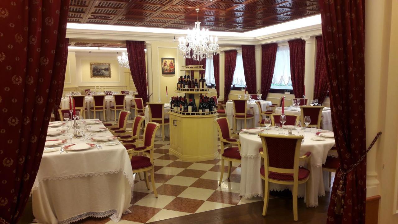 Savoy Beach Hotel & Thermal Spa Bibione Exteriör bild Restaurant in Italy
