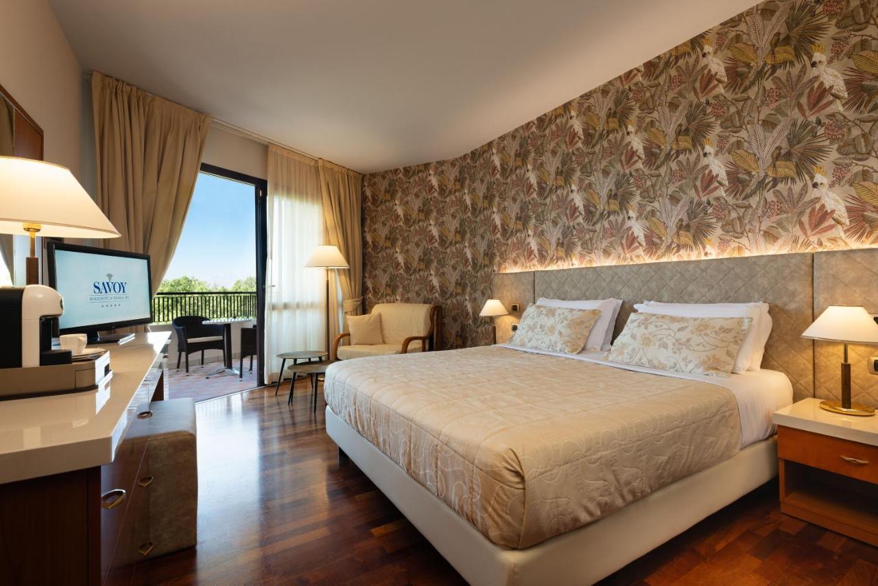 Savoy Beach Hotel & Thermal Spa Bibione Exteriör bild A room at the hotel
