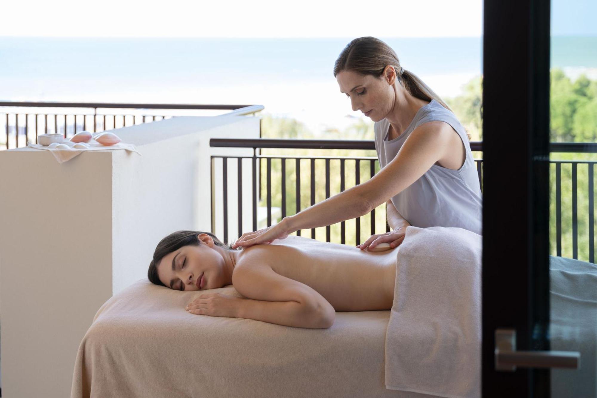 Savoy Beach Hotel & Thermal Spa Bibione Exteriör bild Massage
