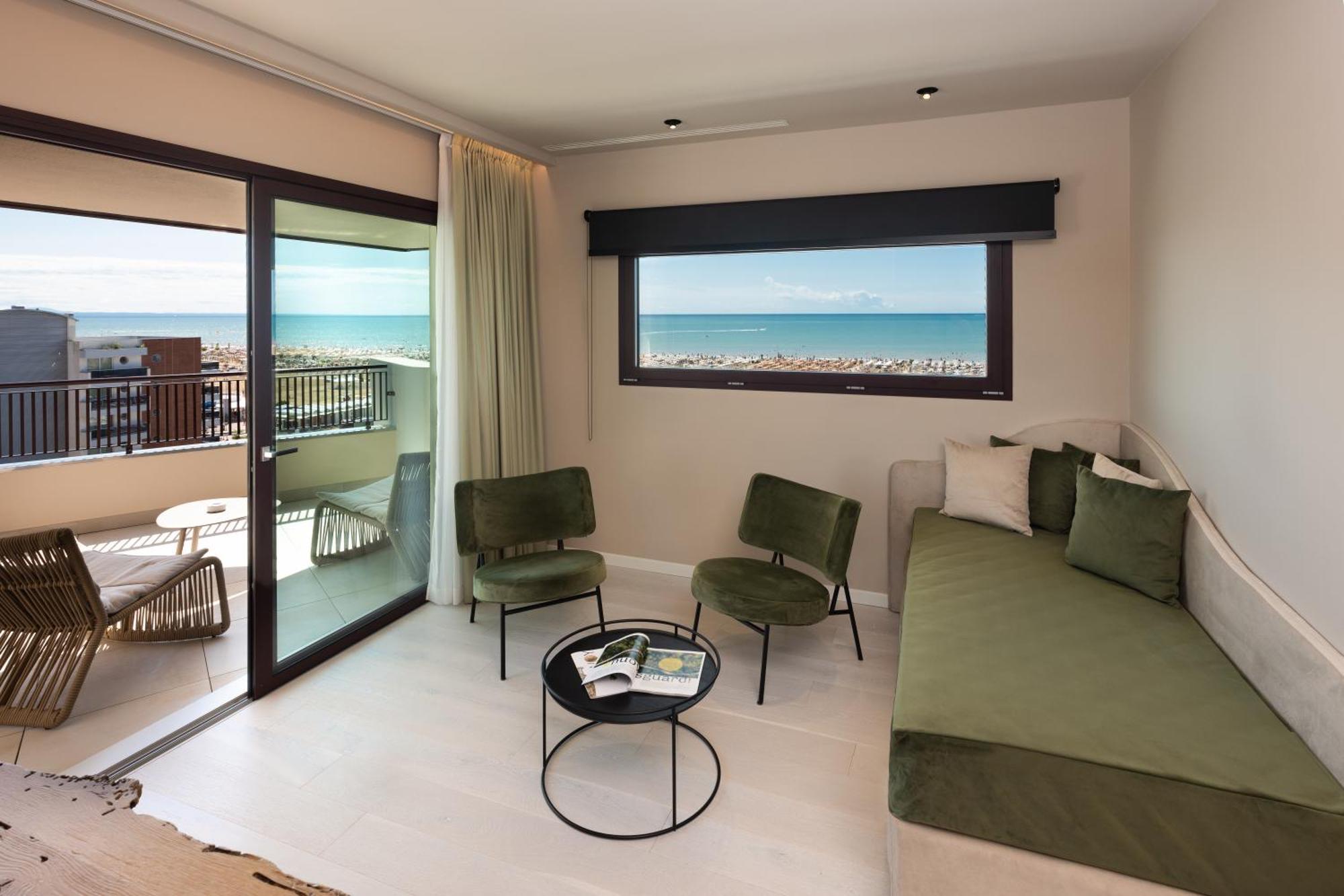 Savoy Beach Hotel & Thermal Spa Bibione Exteriör bild A room at the hotel